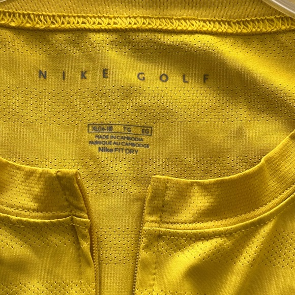 Nike short sleeve zip jacket - Picture 3 of 3